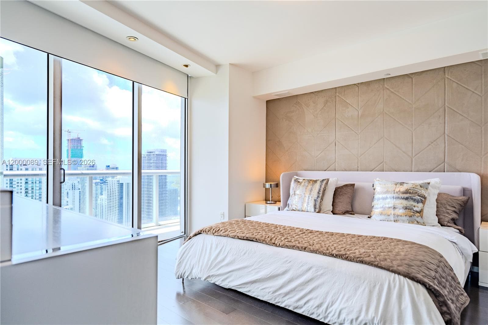 495 Brickell Ave PH-5703 photo 11