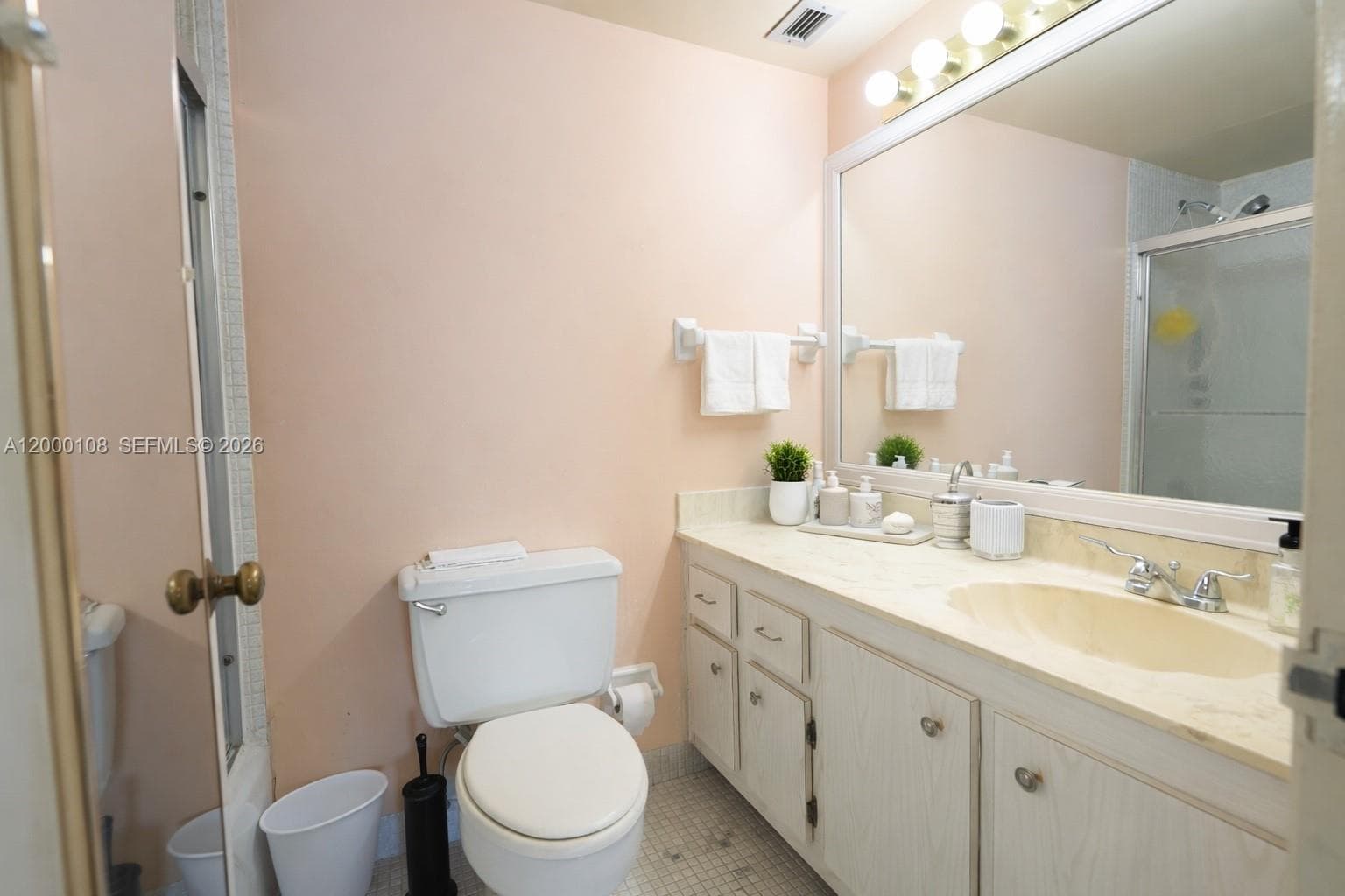 3800 Ocean Dr 409 photo 5