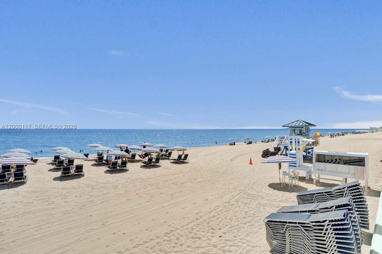 3725 Ocean Dr 306 photo 23