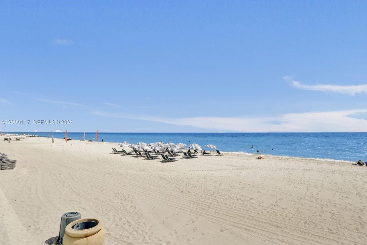 3725 Ocean Dr 306 photo 22