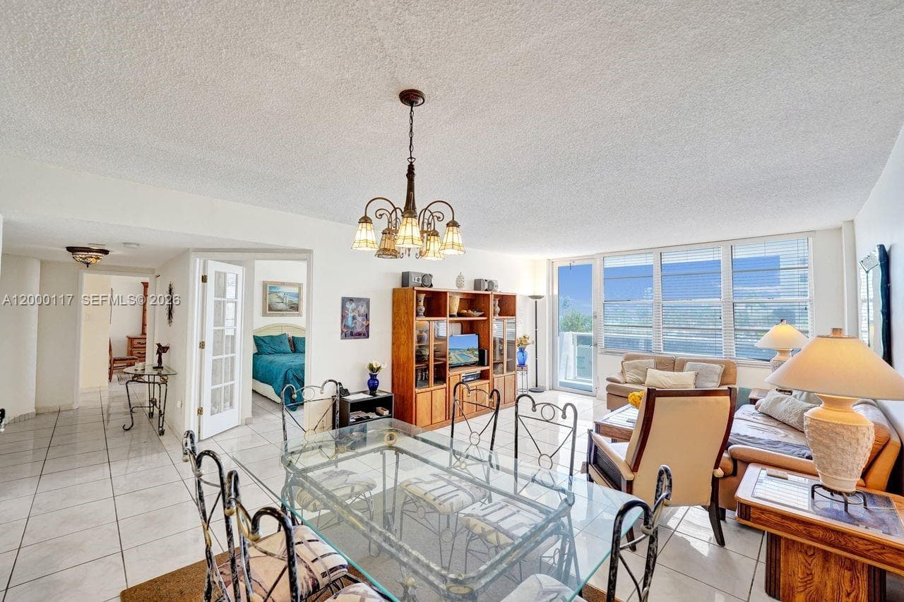 3725 Ocean Dr 306 photo 7