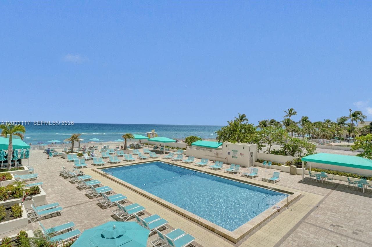 3725 Ocean Dr 306 photo 1