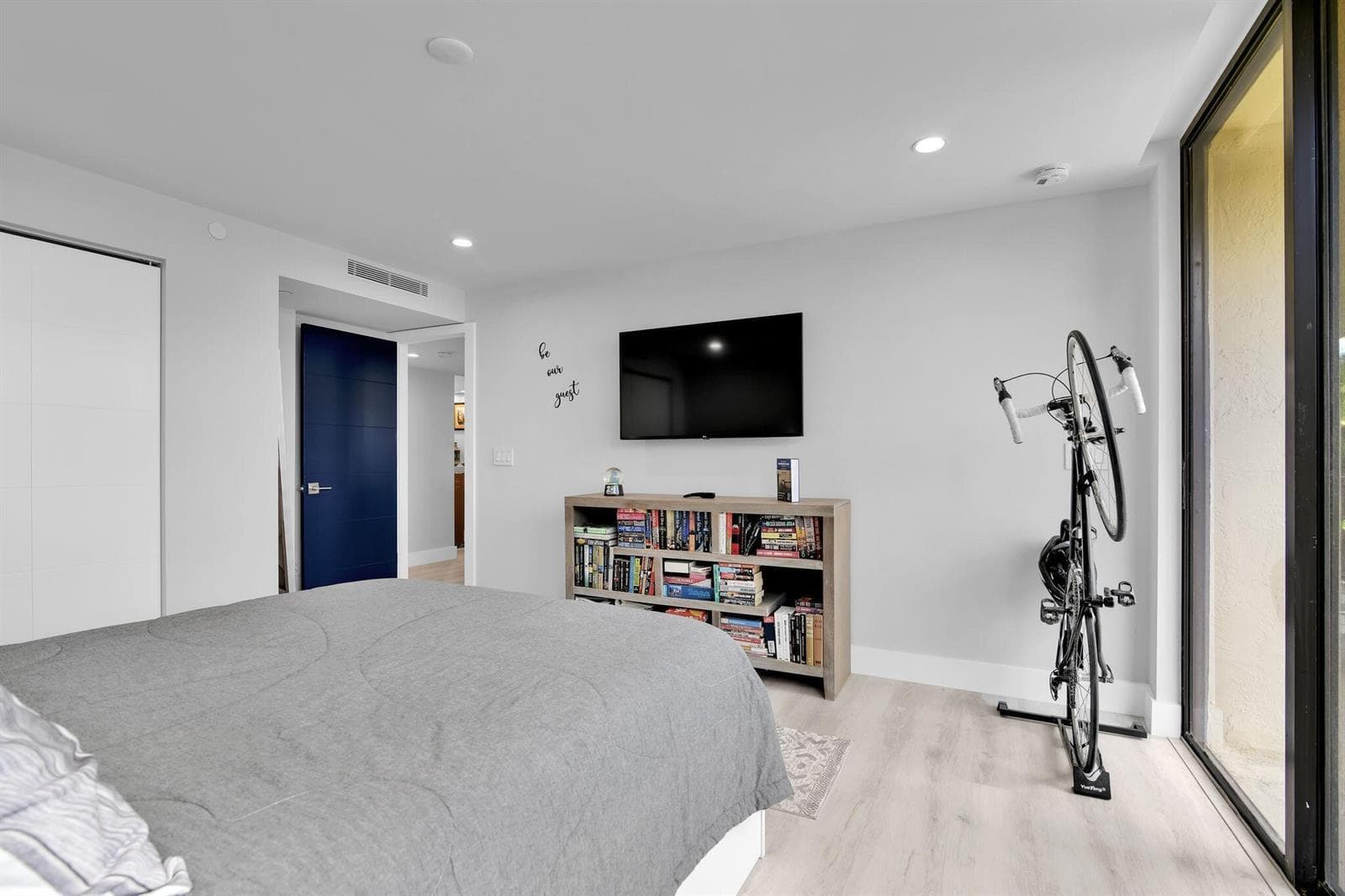 859 Jeffery Street 202 photo 24