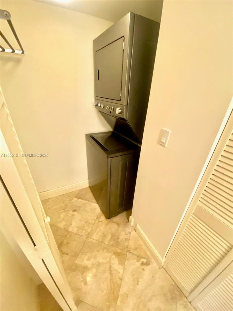 16590 26th Ave 202 photo 17