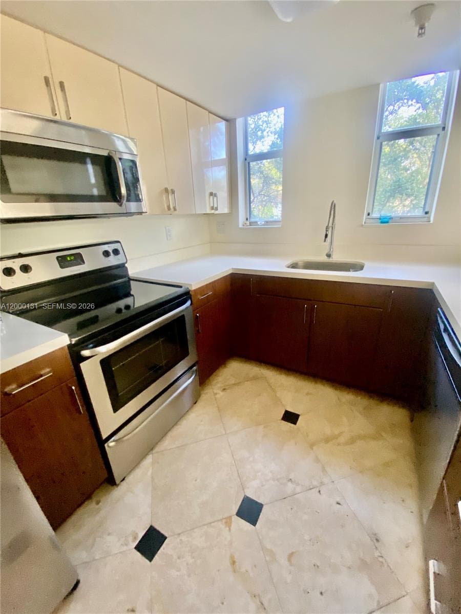 16590 26th Ave 202 photo 7