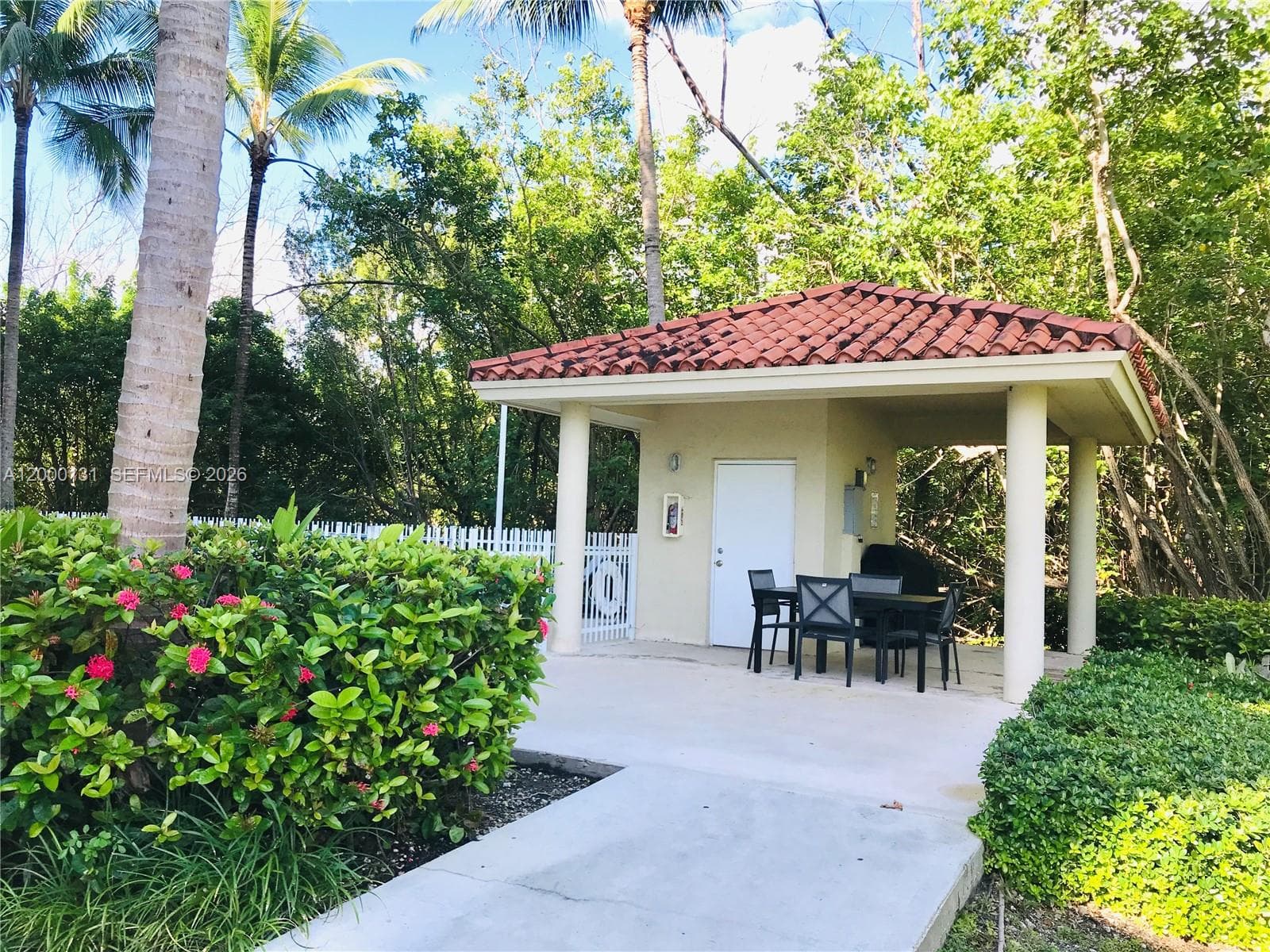 16590 26th Ave 202 photo 25