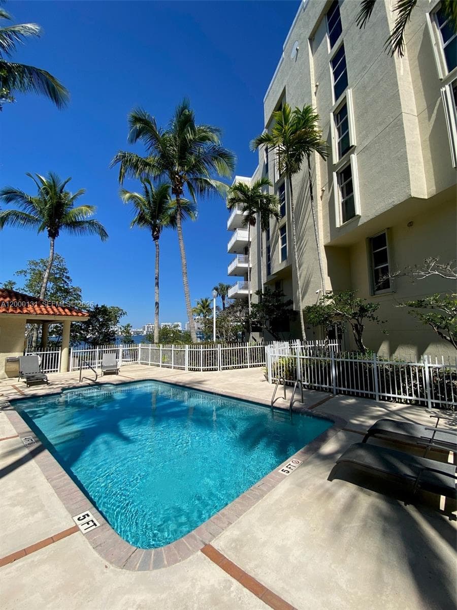 16590 26th Ave 202 photo 21