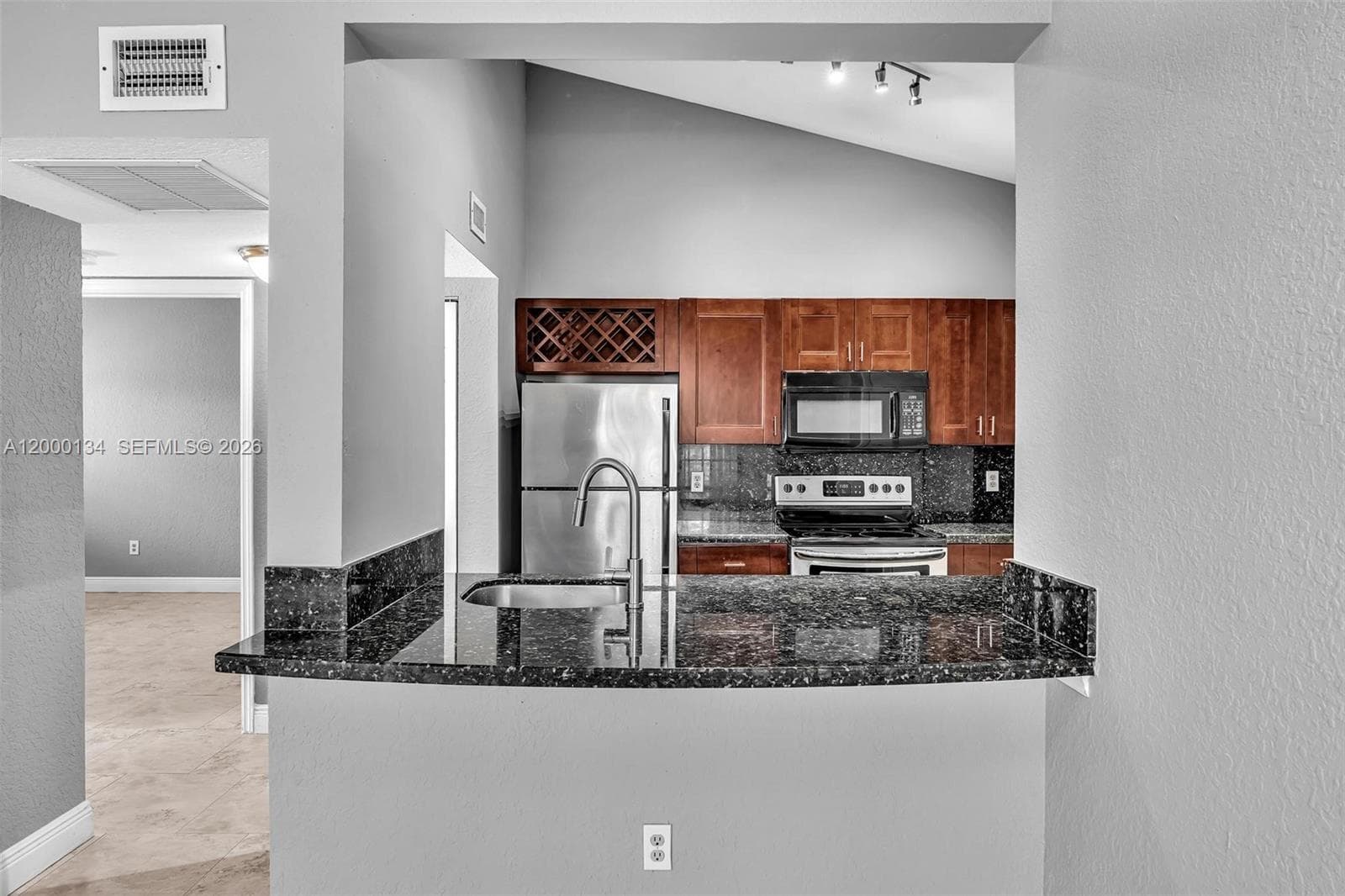 2881 Oakland Forest Dr 212 photo 4