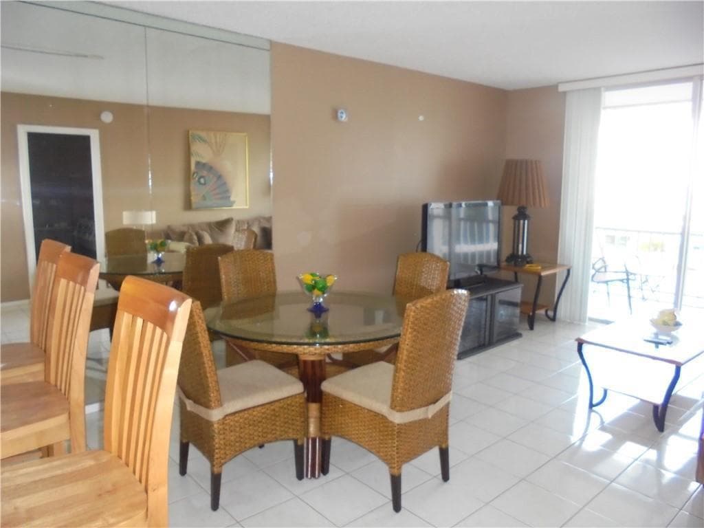 1391 S Ocean Boulevard 204 photo 4
