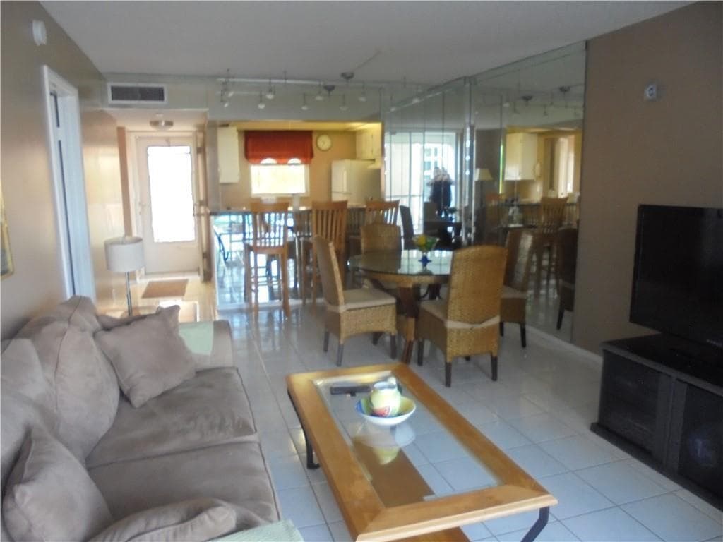 1391 S Ocean Boulevard 204 photo 8