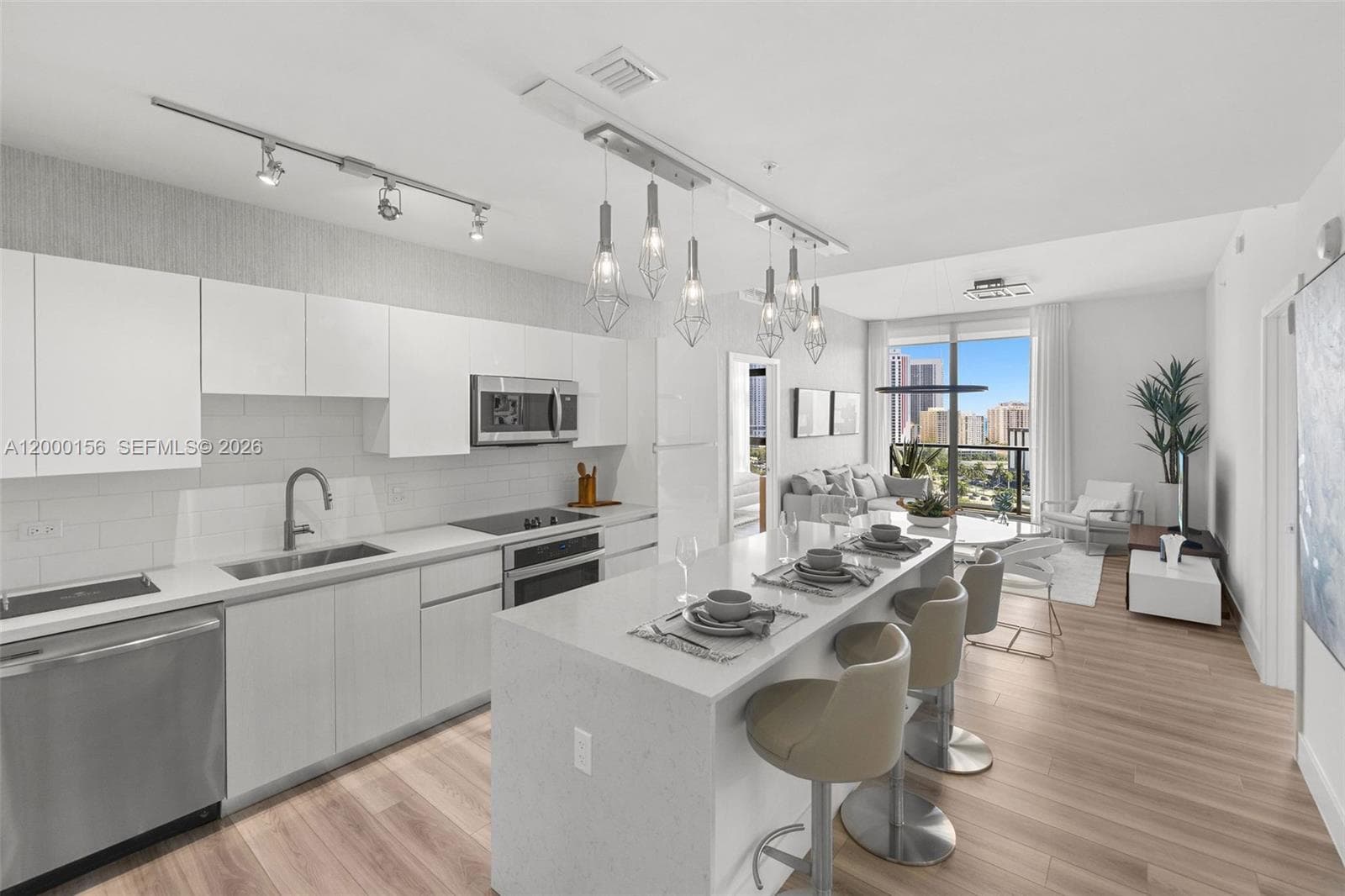 101 Diplomat Pkwy 808 photo 4