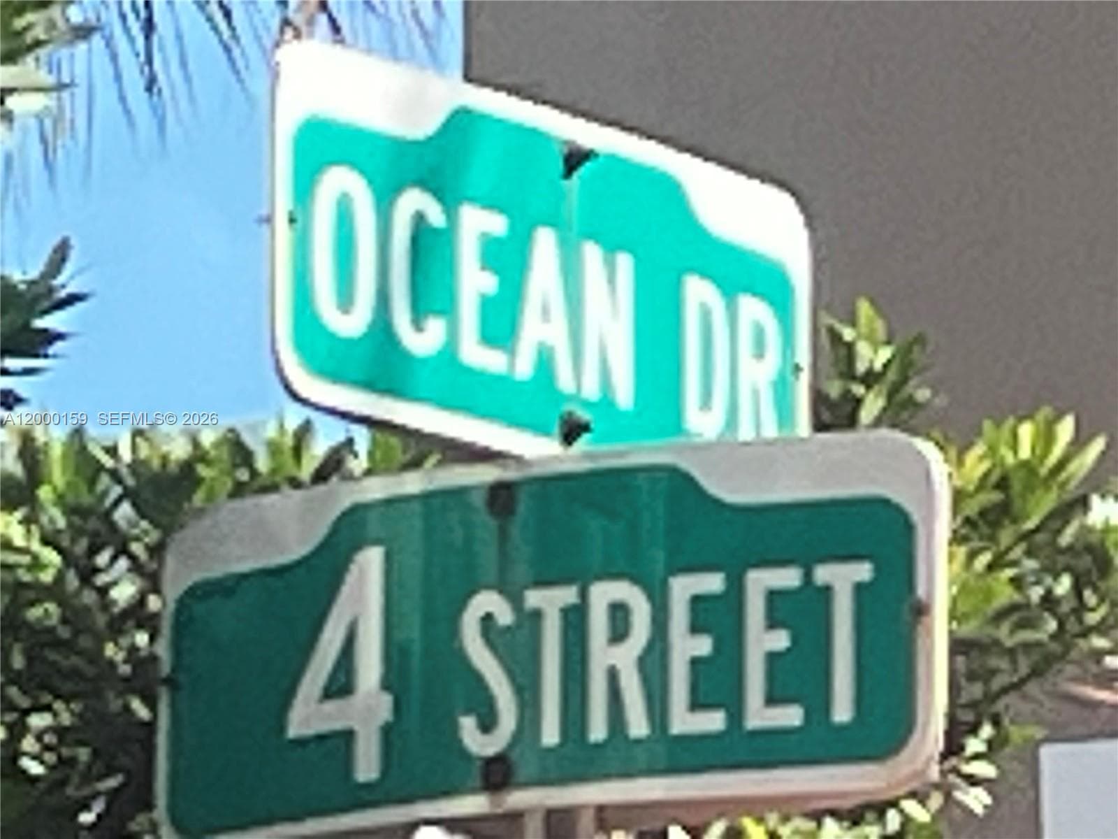 345 Ocean Dr 303 photo 2