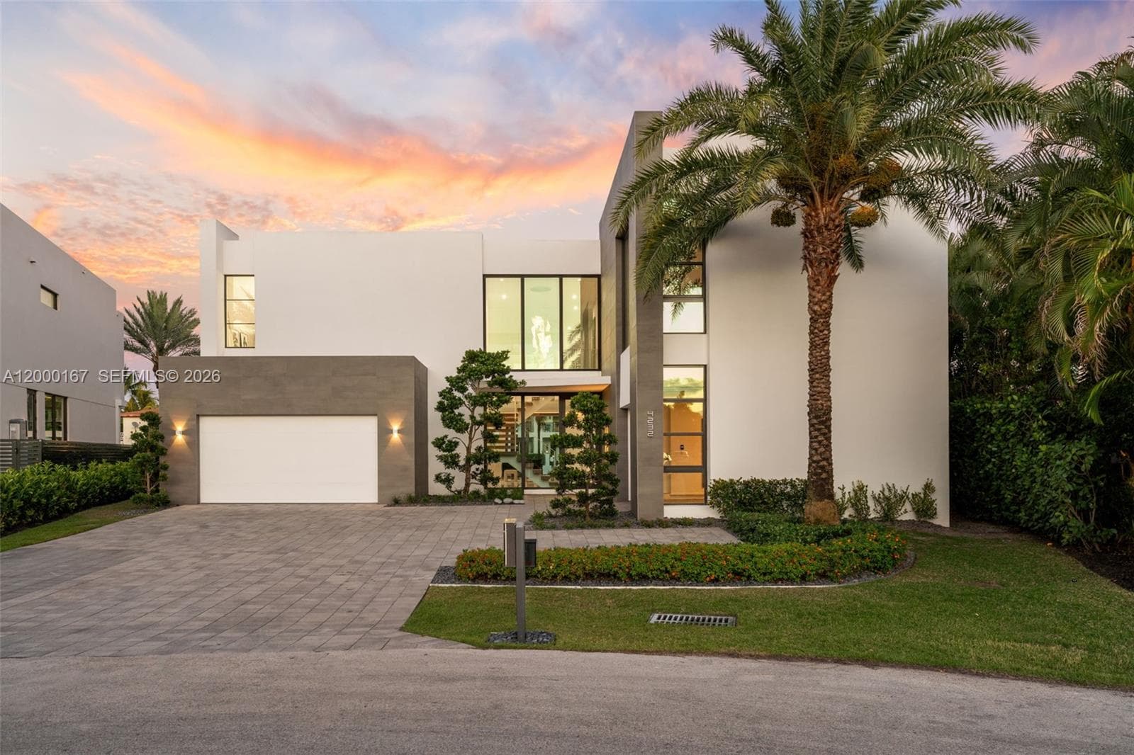 4232 Tradewinds Ave photo 2