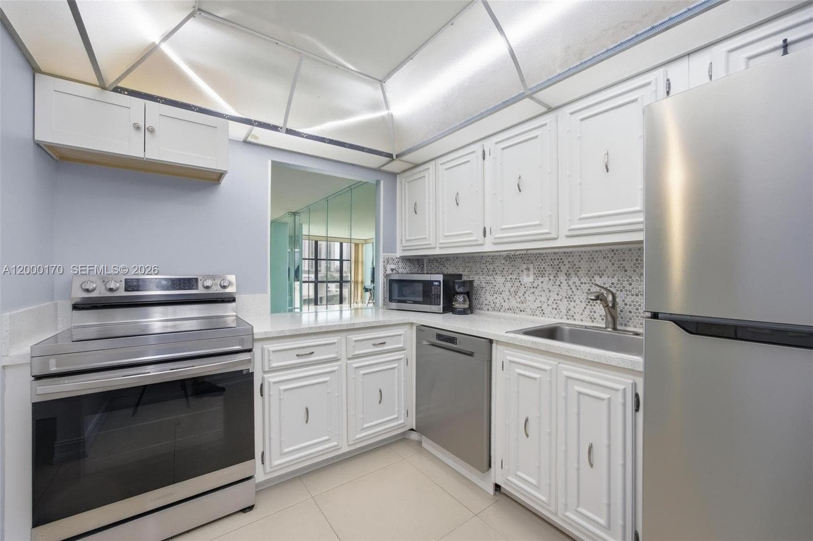 800 Parkview Dr 506 photo 6