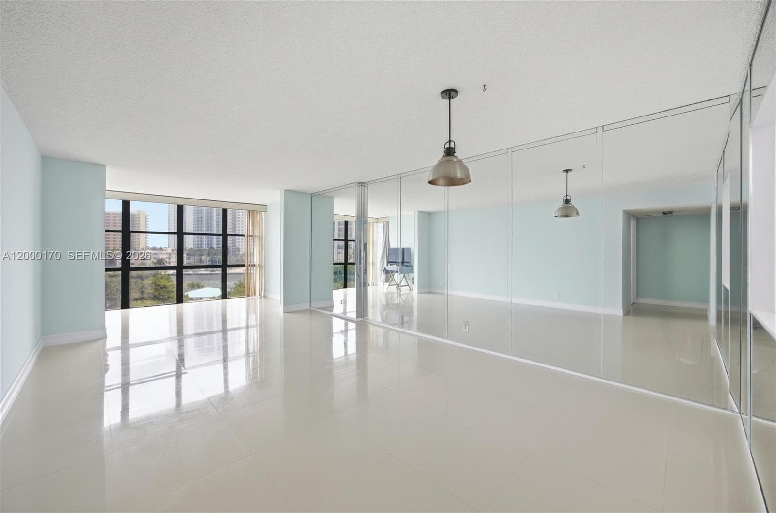 800 Parkview Dr 506 photo 9