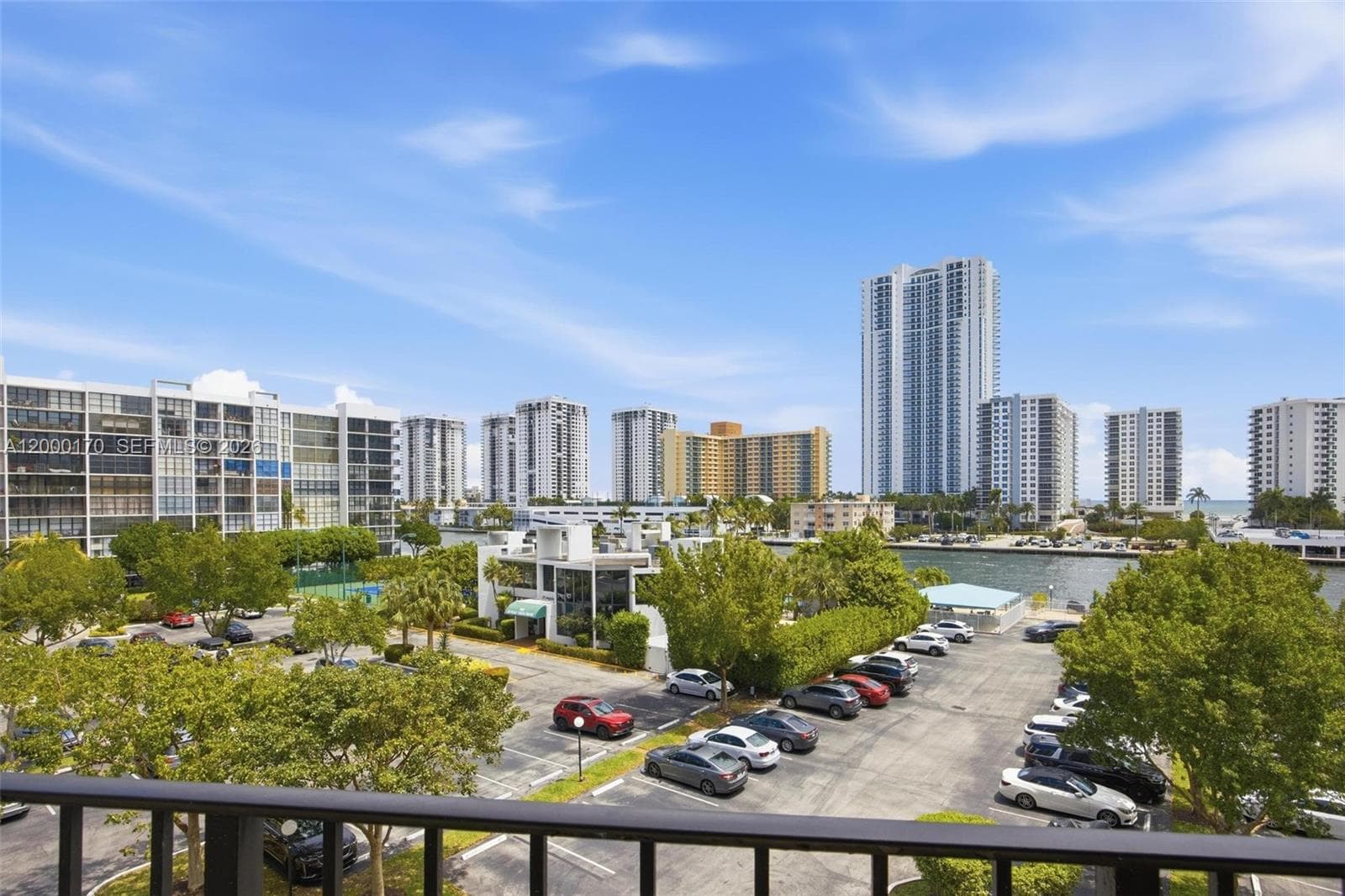 800 Parkview Dr 506 photo 14