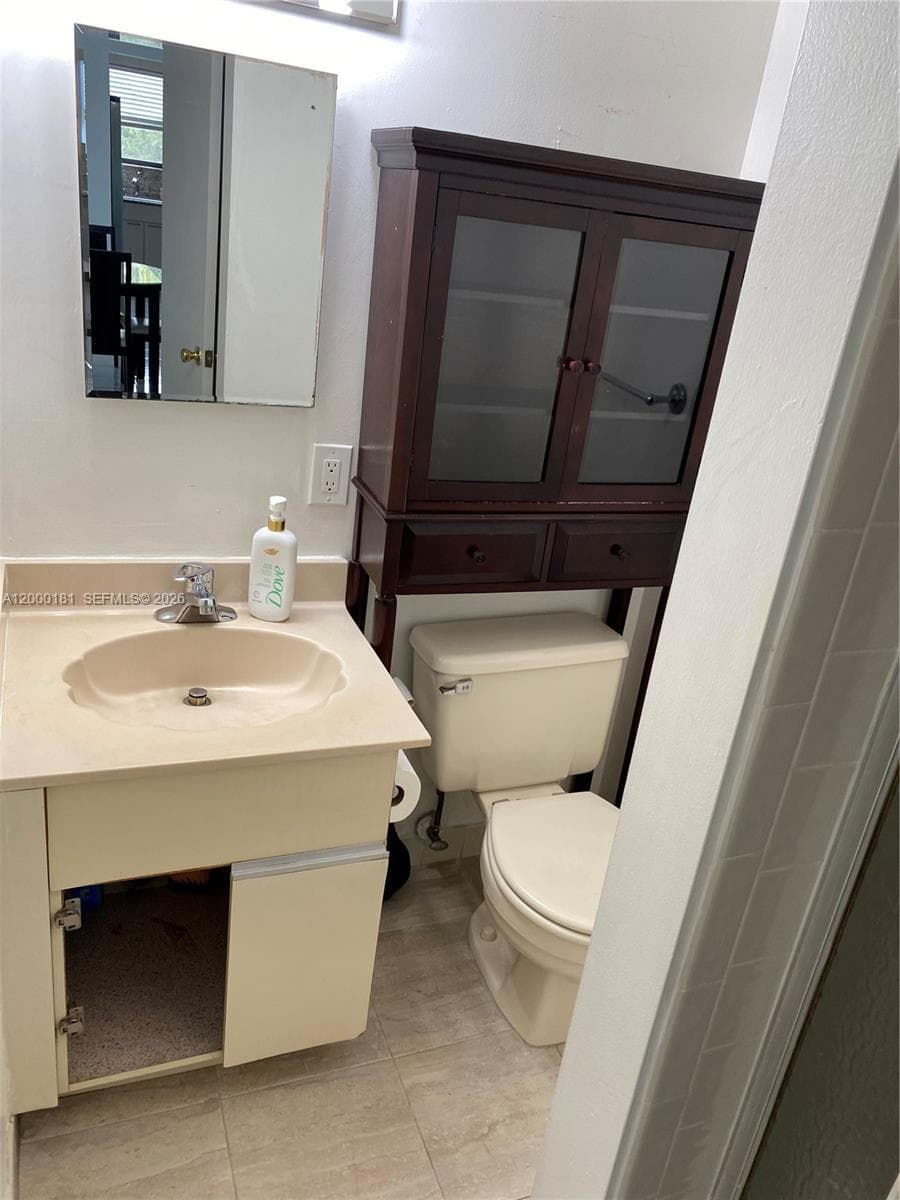 1900 Diana Dr 3D photo 16