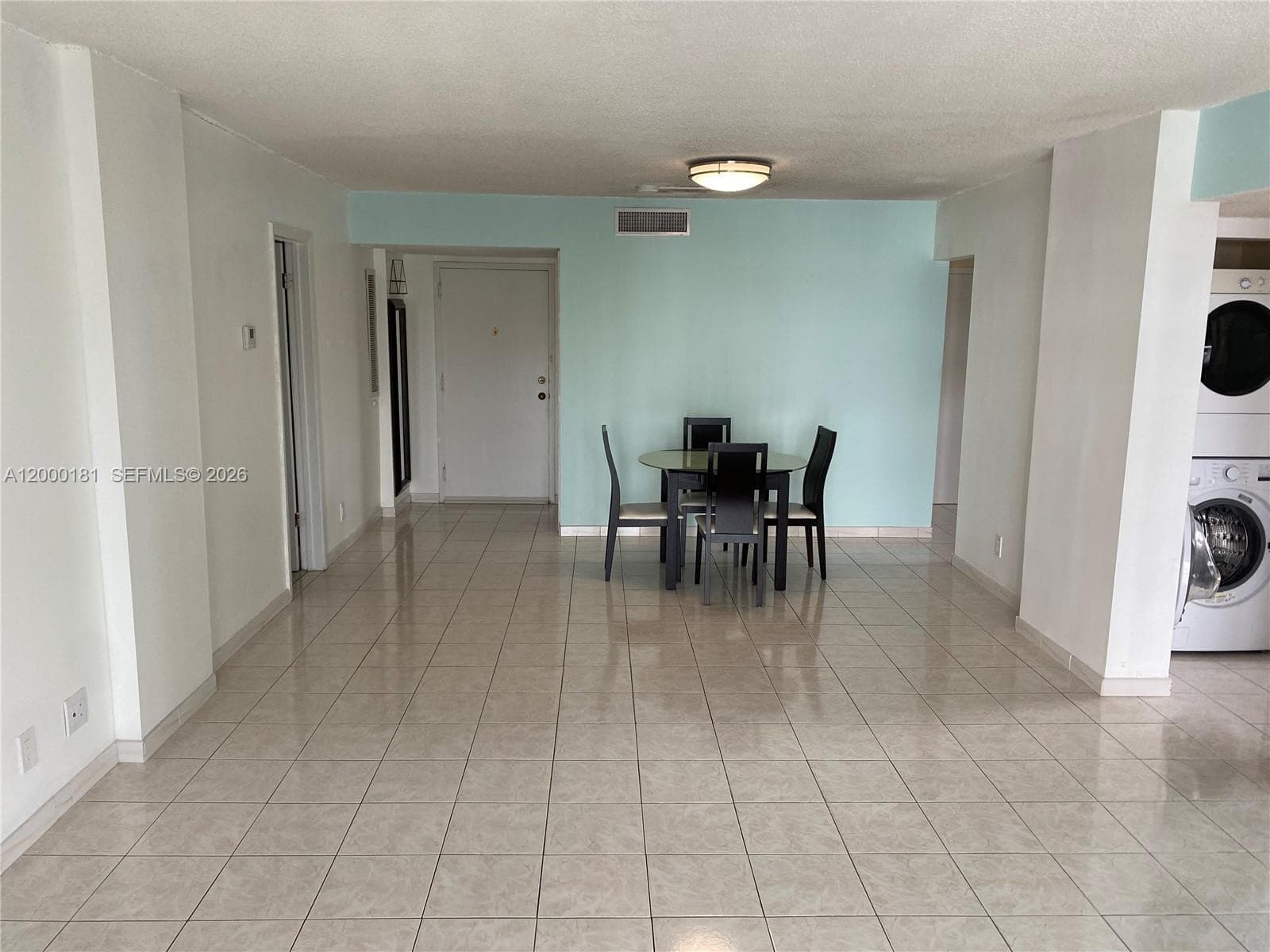 1900 Diana Dr 3D photo 3