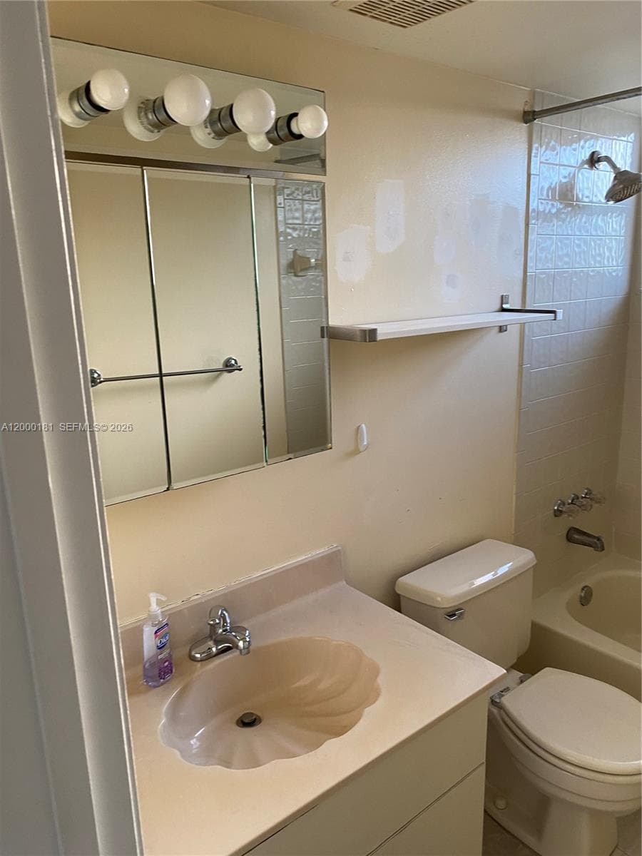 1900 Diana Dr 3D photo 14