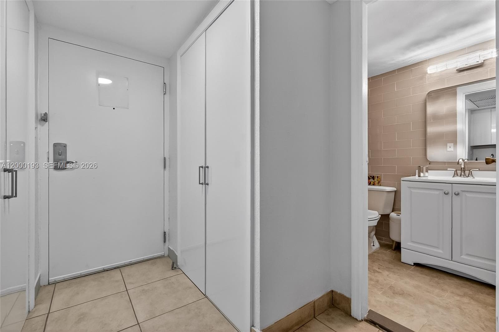 19201 Collins Ave 1123 photo 16