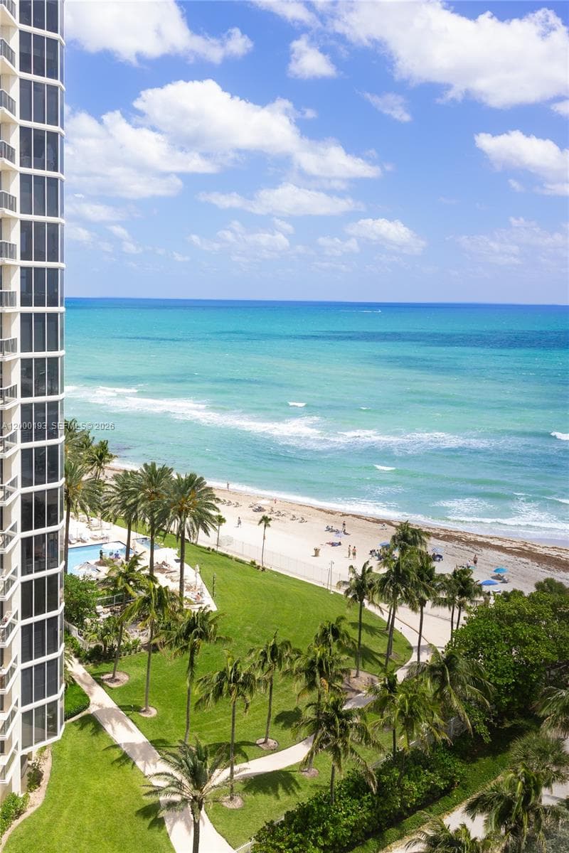 19201 Collins Ave 1123 photo 16