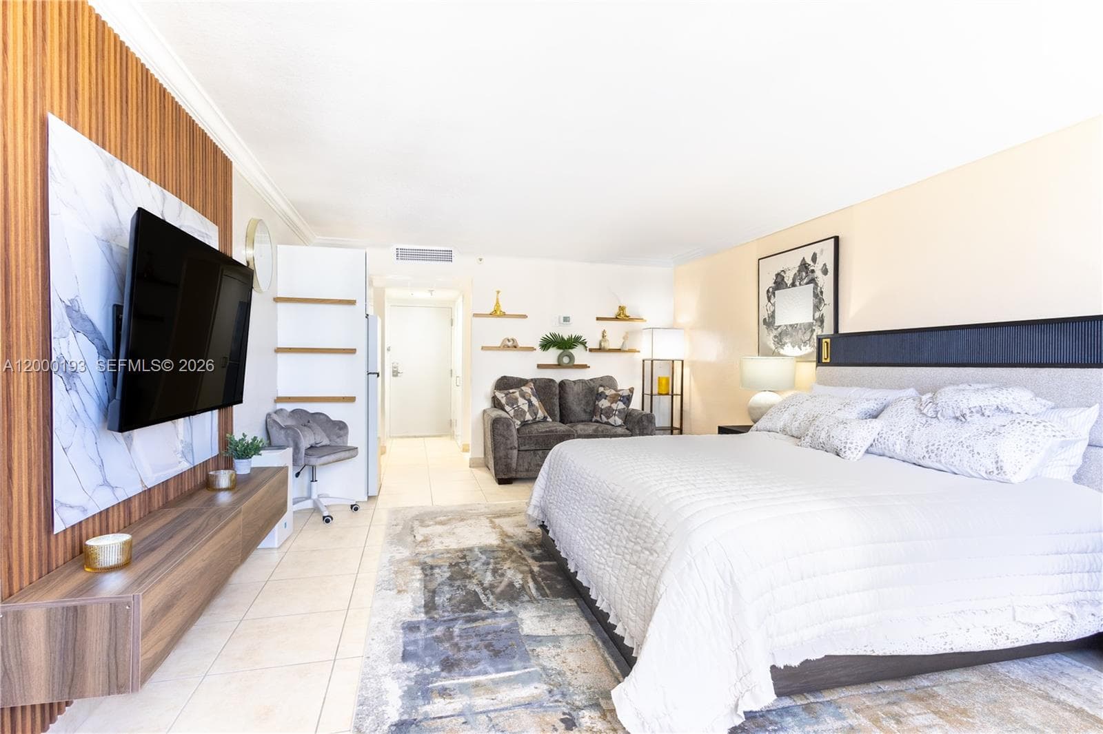 19201 Collins Ave 1123 photo 4