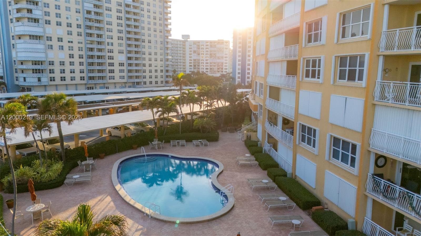 328 Ocean Blvd 707 photo 14