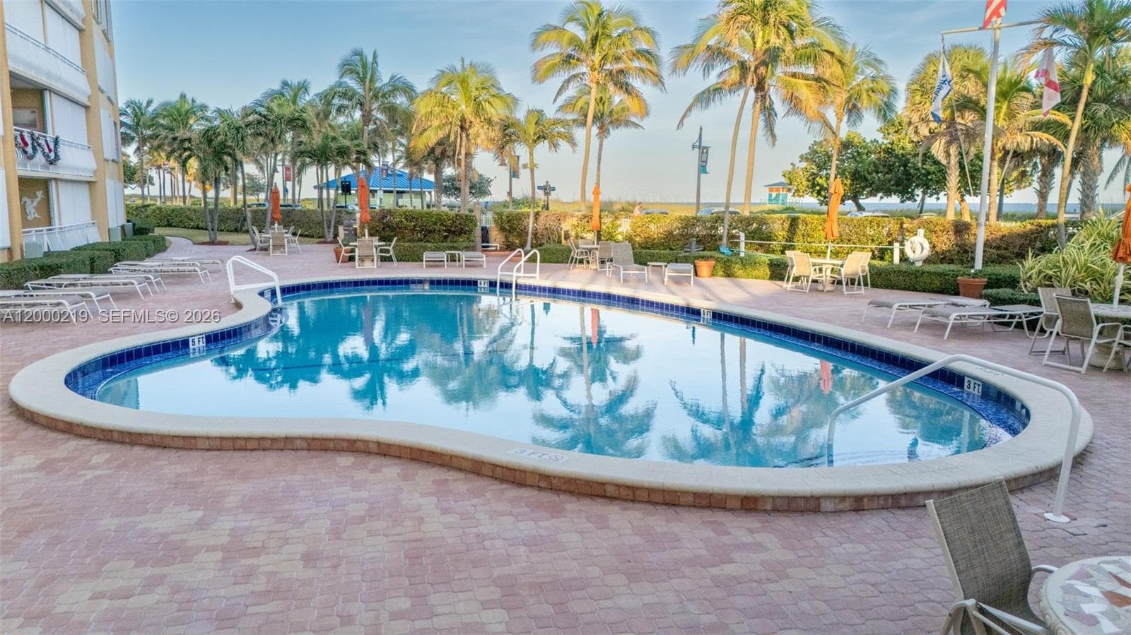 328 Ocean Blvd 707 photo 15