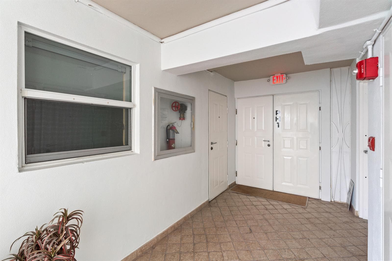 121 Golden Isles Drive Ph1 photo 13