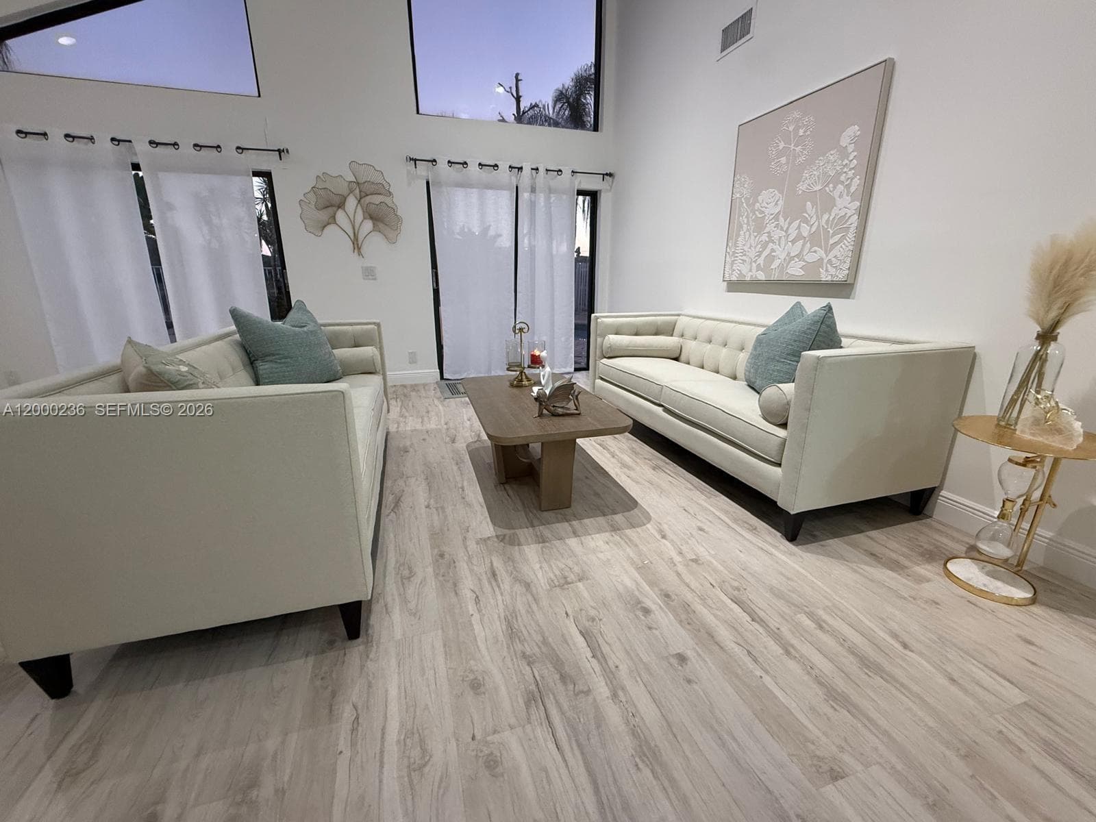 8694 Kimble Way 8694 photo 2