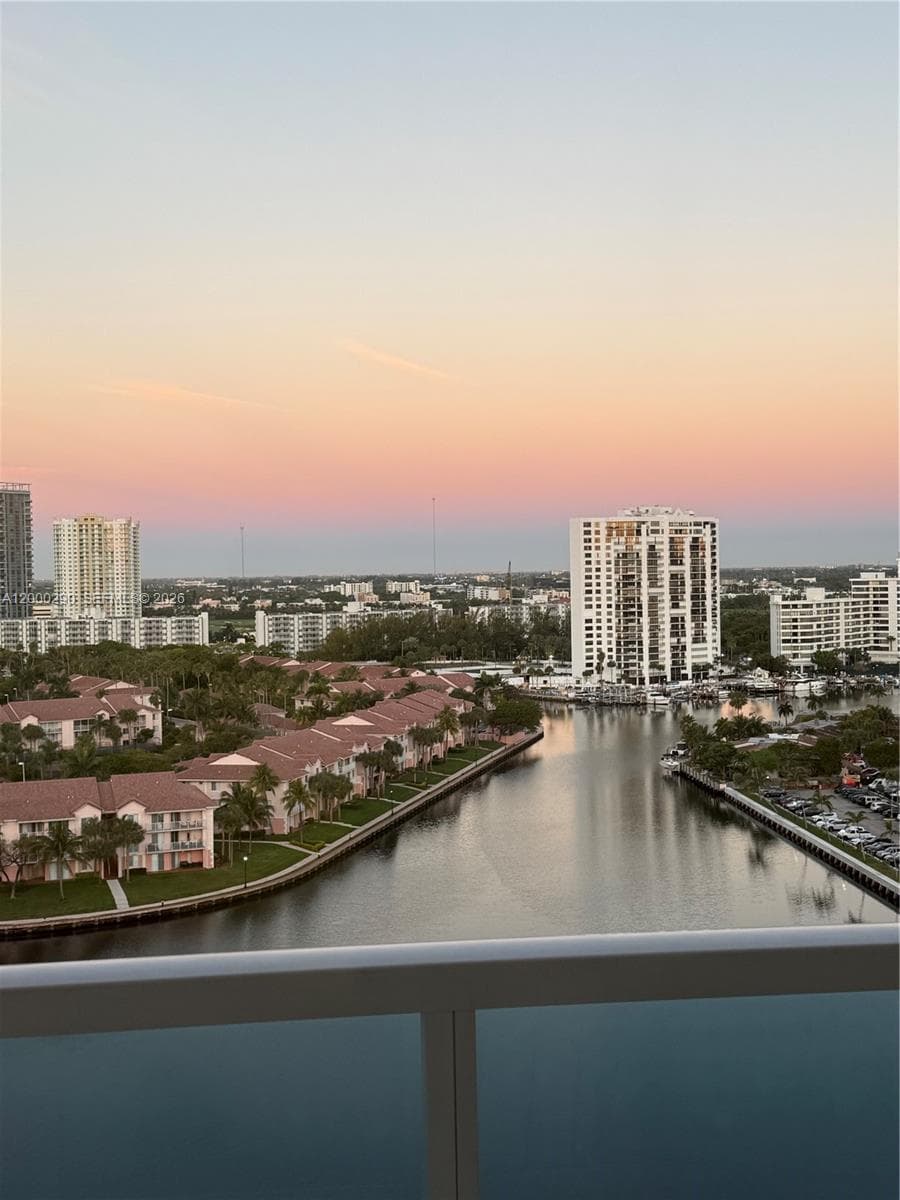 3800 Ocean Dr 1623 photo 4