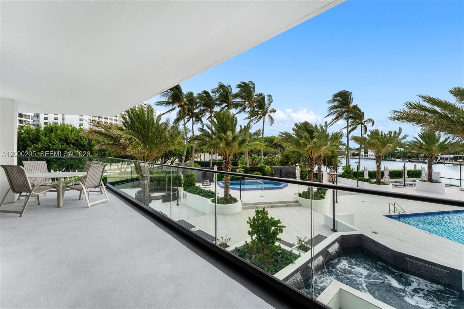 5500 Collins Ave 304 photo 2