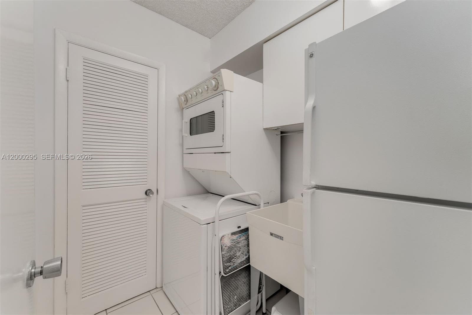 5500 Collins Ave 304 photo 11