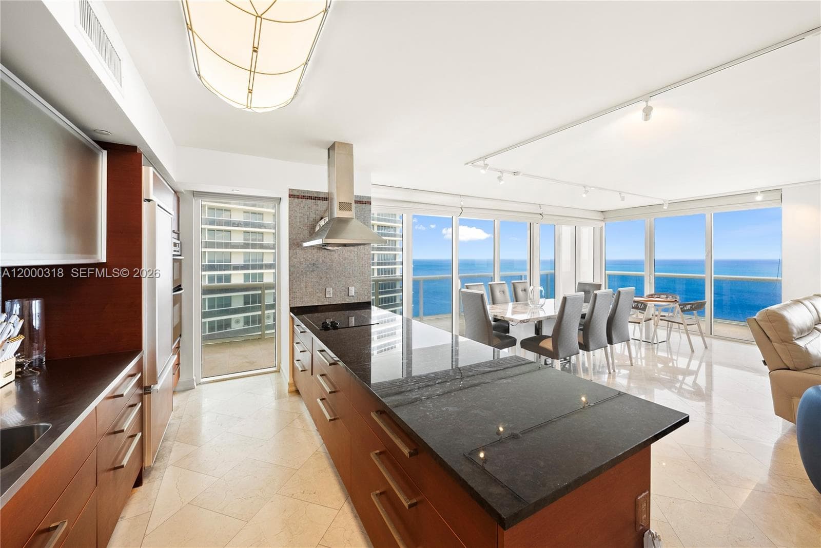 1850 Ocean Dr 5