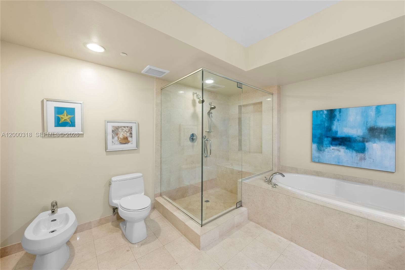 1850 Ocean Dr 3301 photo 18