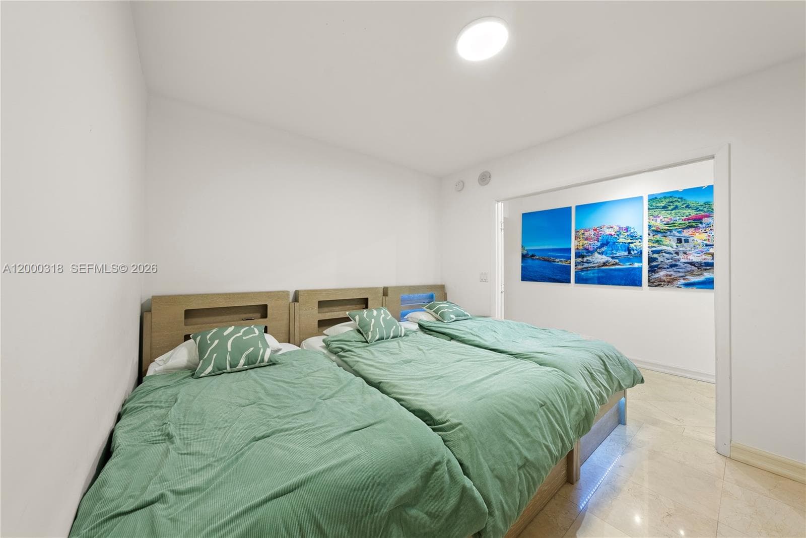 1850 Ocean Dr 3301 photo 25