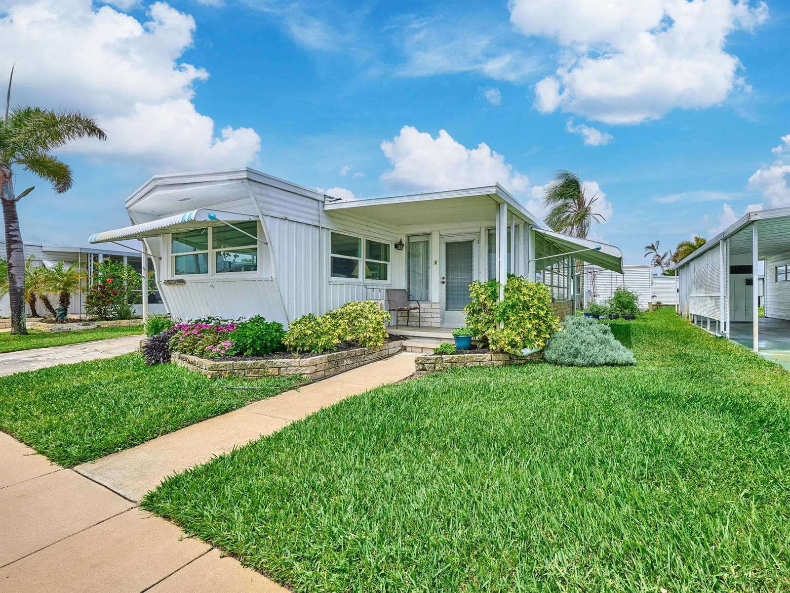 4300 SE Saint Lucie Boulevard #123 1