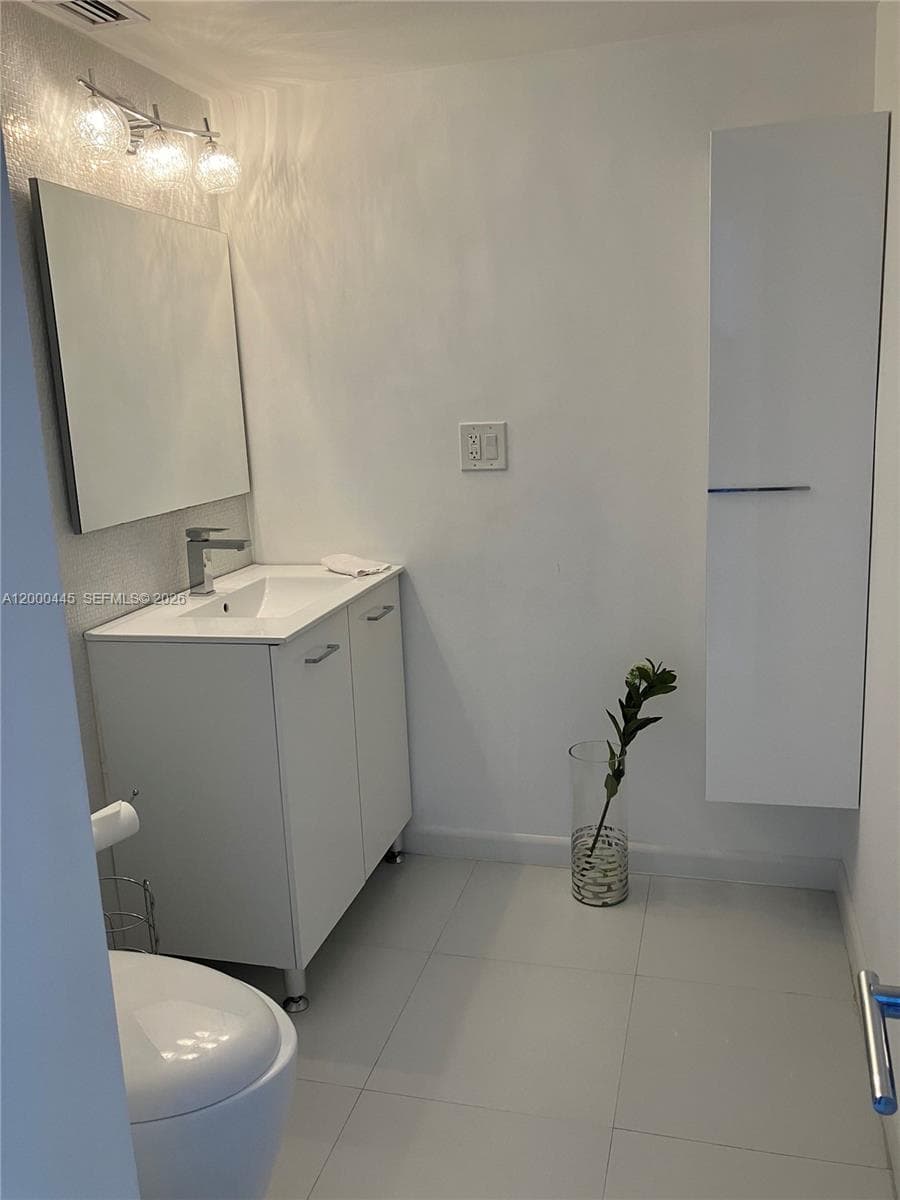 3180 Ocean Dr 603 photo 12