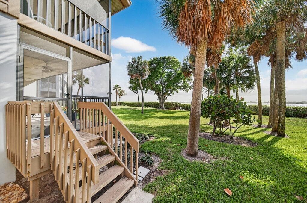 218 NE Edgewater Drive 218 photo 14