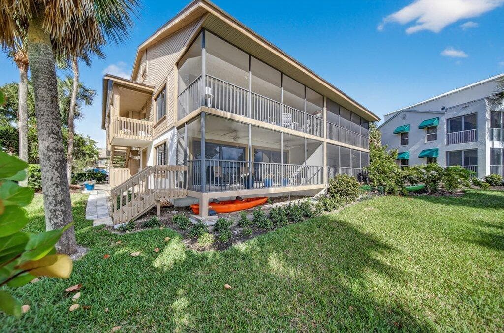218 NE Edgewater Drive 218 photo 18