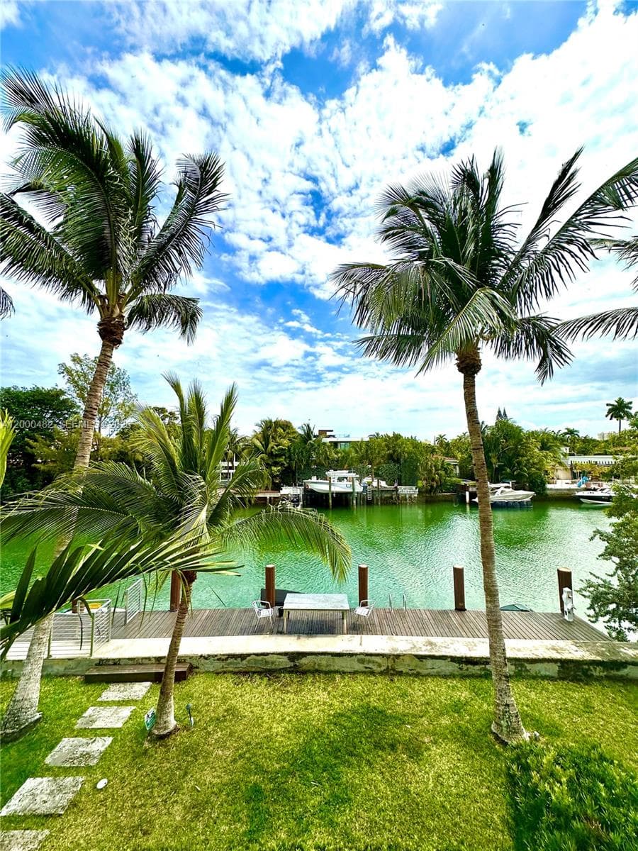 3915 Meridian Ave 206 photo 6