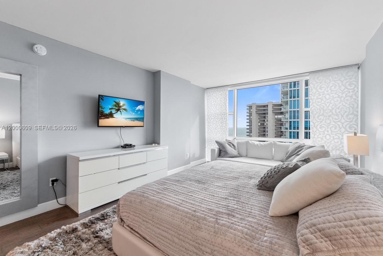 6801 Collins Ave LPH10 photo 7