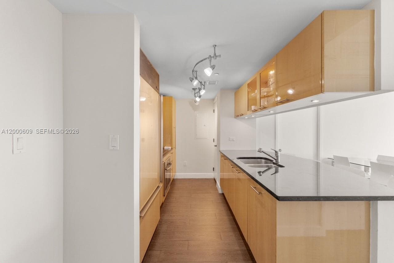 6801 Collins Ave LPH10 photo 5