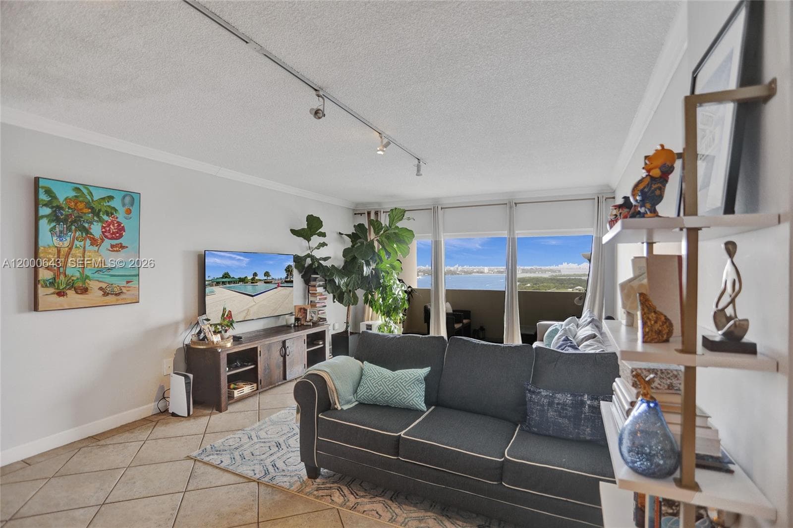 300 Bayview Dr PH10 photo 2