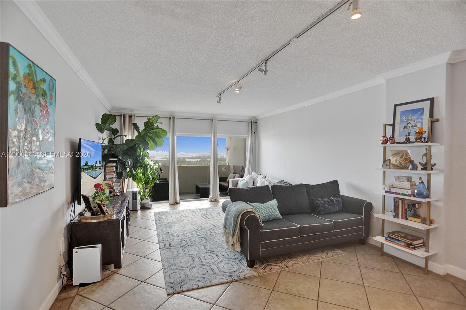 300 Bayview Dr PH10 photo 3