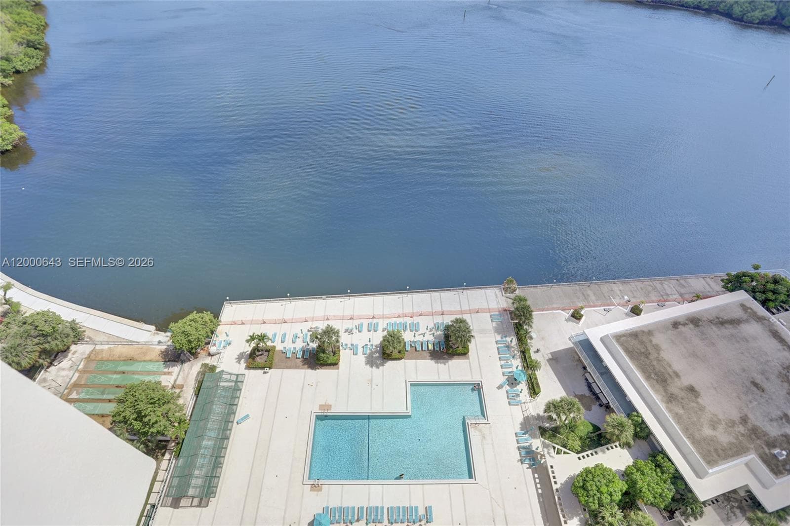 300 Bayview Dr PH10 photo 11