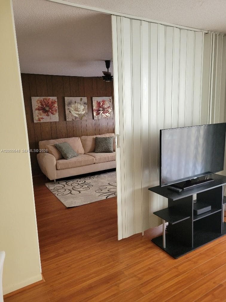 1833 S Ocean Dr 307 photo 8