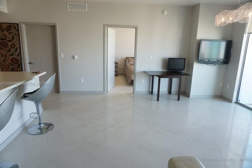 90 SW 3rd St 3505 photo 5