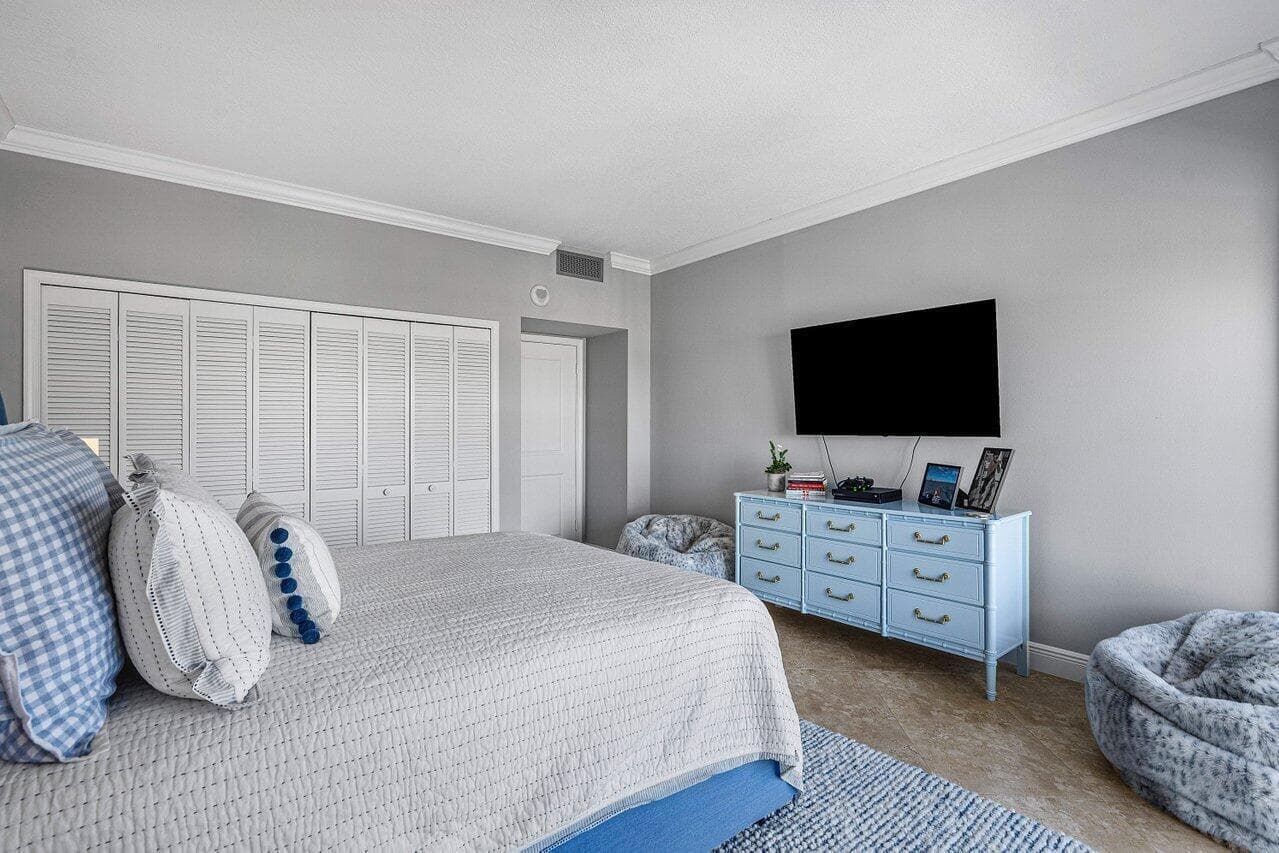 108 Lakeshore Drive 38-ph photo 22