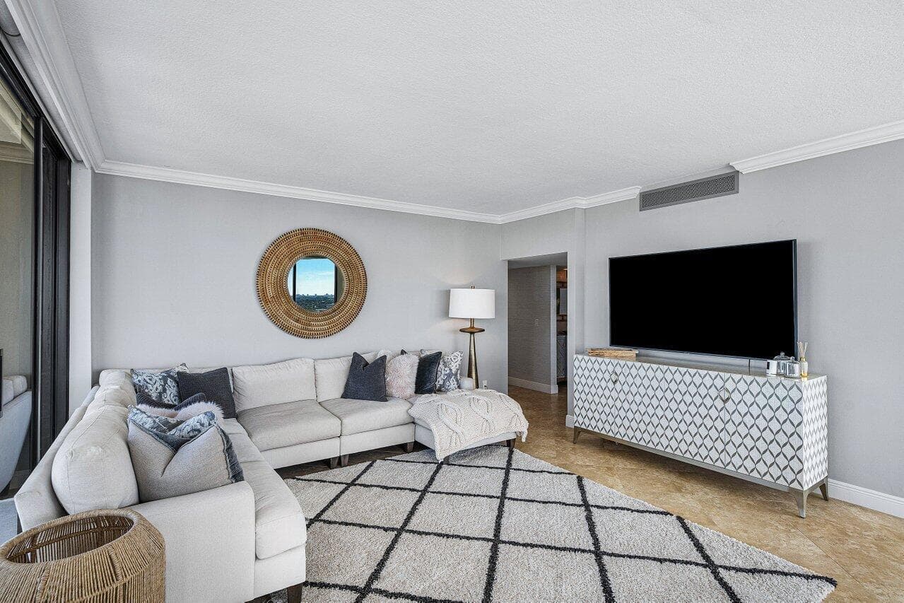 108 Lakeshore Drive 38-ph photo 5